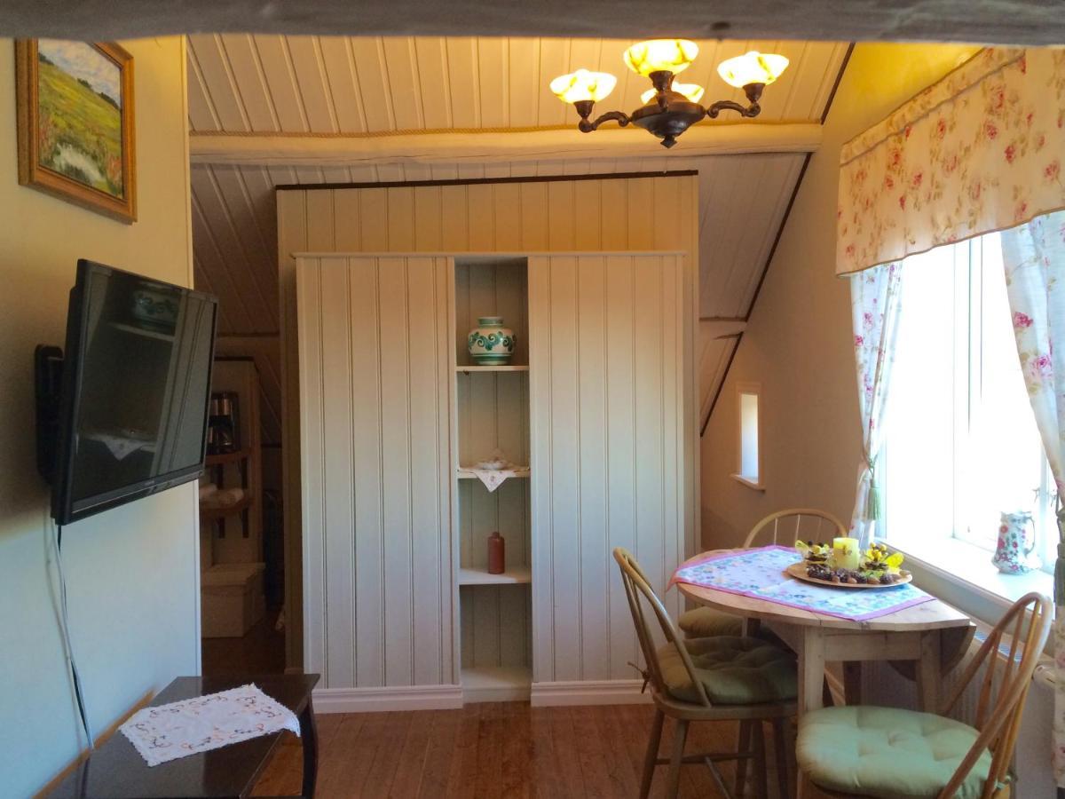 Tavlebords Honungsgard Guest House Tegneby Exterior photo